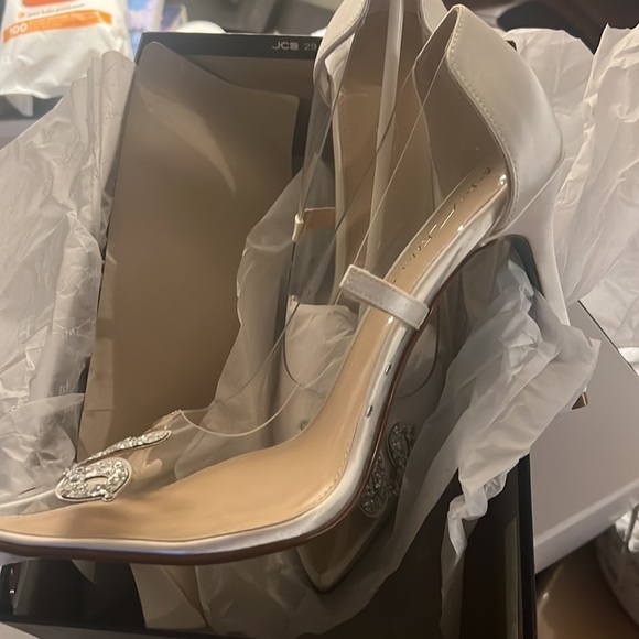 Betsey Johnson - “I Do” Pointed Toe Pump - Picture 2 of 3